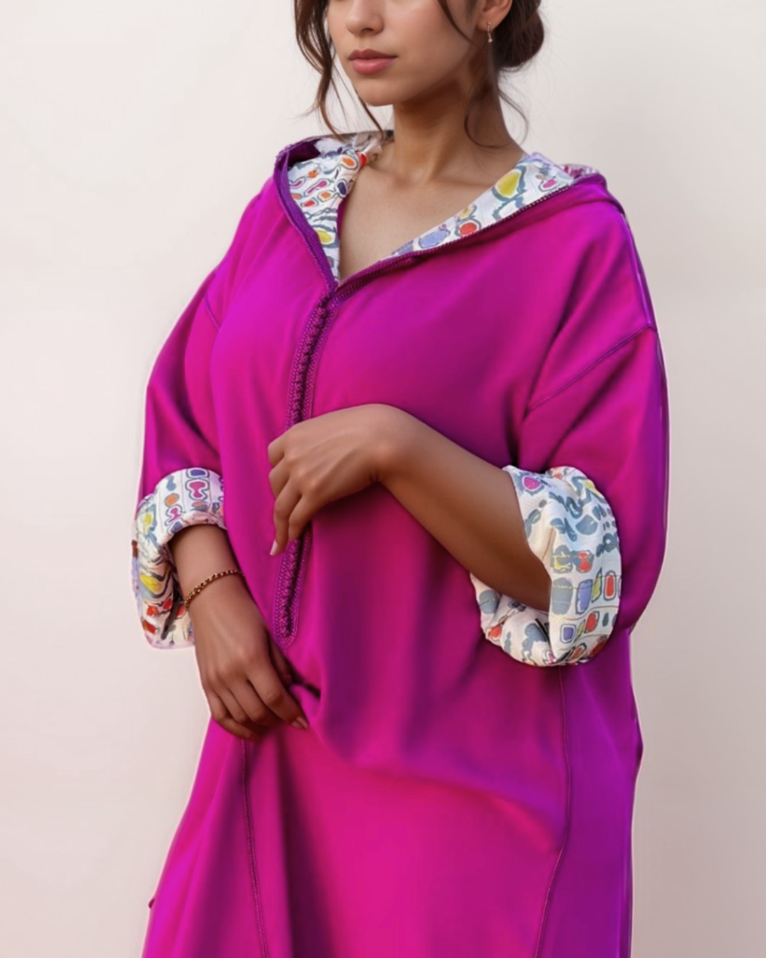 Jellaba Makhzania en crêpe de soie fuchsia